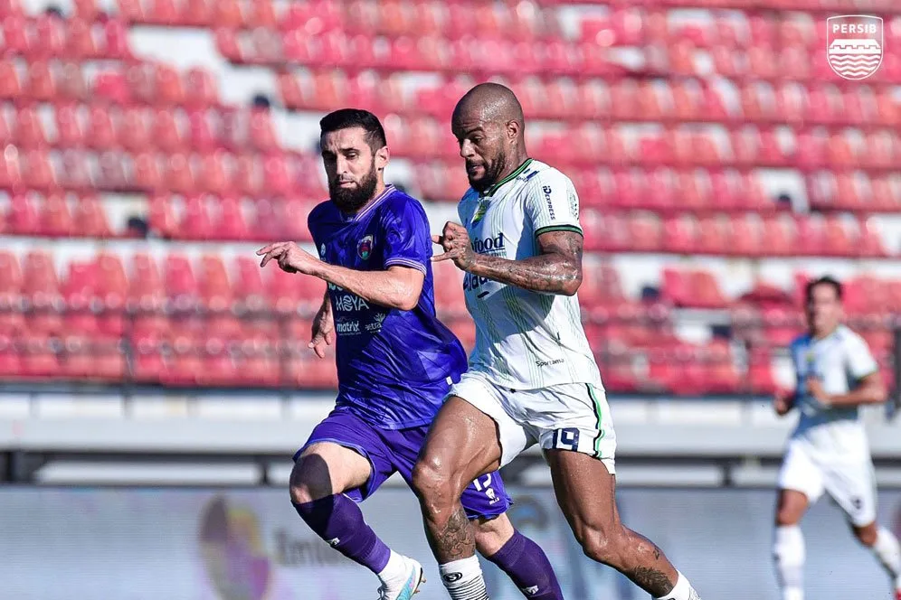 Pertarungan Sengit antara Persib Bandung vs Persita Tangerang Berakhir Imbang 3-3.