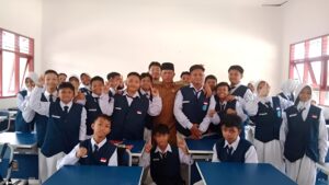 Foto: Pemerintah Desa Loh Sumber, Kecamatan Loa Kulu menggalakkan program Senin Peduli Bersama Pendidikan.