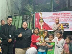 Foto: Ananda Emira Moeis Bersama Anak-anak binaanya PS Persigata