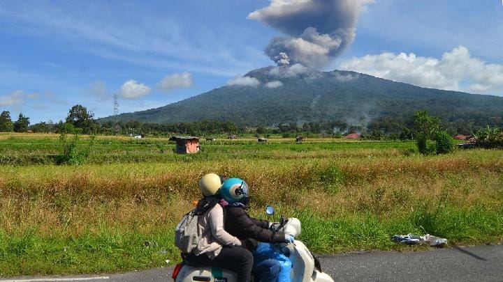Foto: Erupsi Gunung Marapi di Kabupaten Agam, Sumatera Barat.